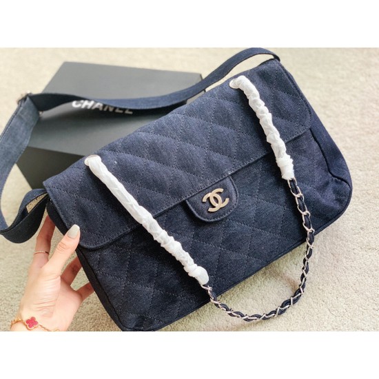 VINTAGE LARGE CLASSIC DENIM HANDBAG 30CM