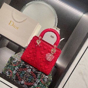 MEDIUM DIORAMOUR LADY DIOR BAG