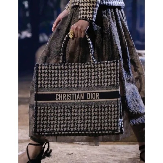 DIOR BOOK TOTE