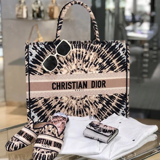 DIOR BOOK TOTE