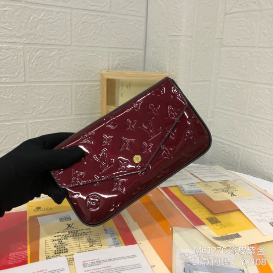 FÉLICIE POCHETTE VERNIS AMARANTE