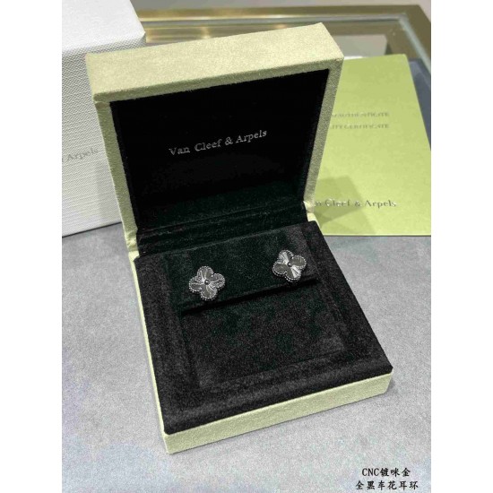 Van Cleef & Arpels Earrings