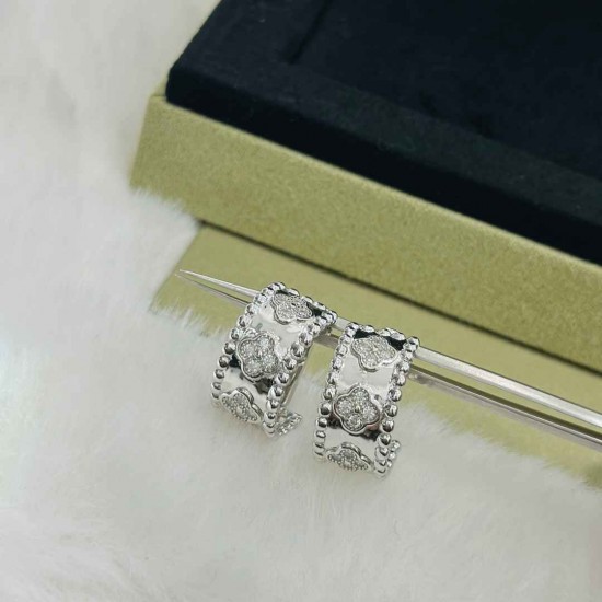 Van Cleef & Arpels Earrings