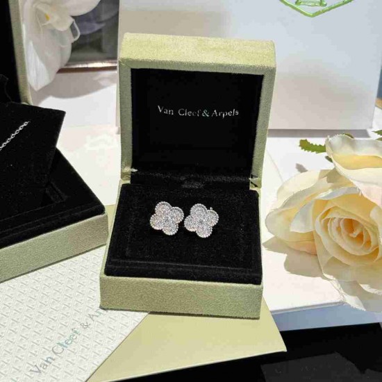 Van Cleef & Arpels Earrings