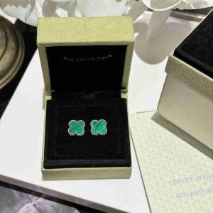 Van Cleef & Arpels Earrings